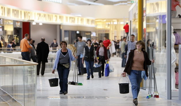 Zagreb,Zapresic, 111109.
Shopping City West Gate.
Obilazak novog shopping centra West Gate povodom sutrasnjeg sluzbenog otvaranja.
West Gate je izgradjen u 15 mjeseci i  najveci  je trgovacki centar u regiji.
Foto: Ronald Gorsic / CROPIX