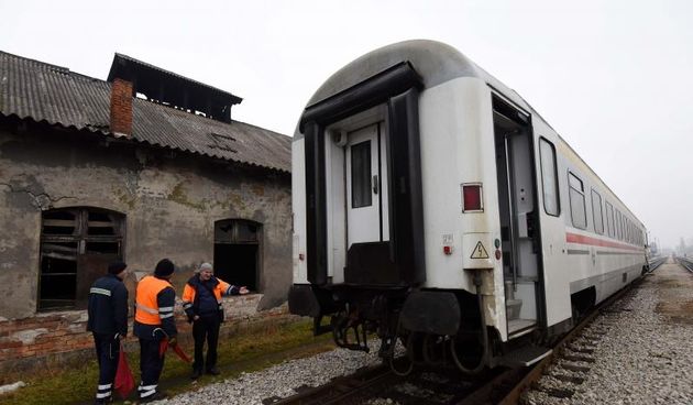 Zbog vlaka koji je nocas izletio s tracnica na zeljeznickom kolodvoru promet kasni 15-ak minuta, no guzvi nema. Photo: Vjeran Zganec Rogulja/PIXSELL