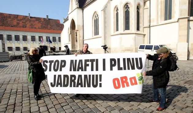 13.02.2015., Zagreb – Prosvjed ORaH-a protiv busenja Jadrana zbog nafte i plina. Photo: Boris Scitar/Vecernji list/PIXSELL