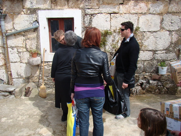 Humanitani uskrsni konvoj Zadar – Oklaj