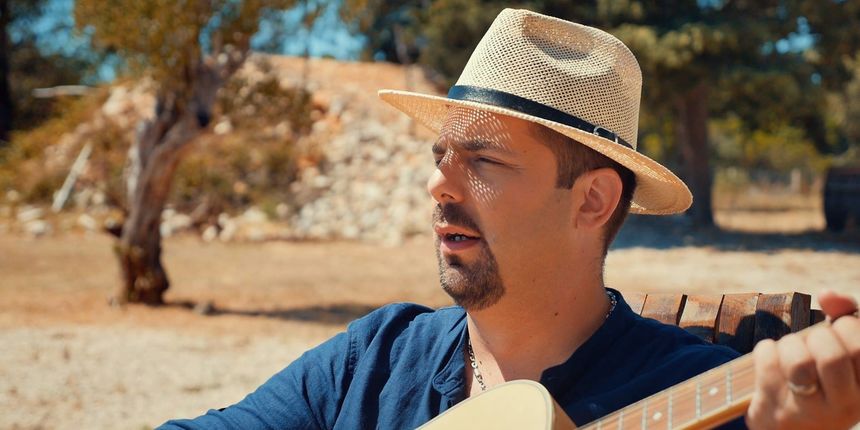 David Ricov u Kraljevskim vinogradima u Petrčanima snimio spot za pjesmu Kamena Dalmacija