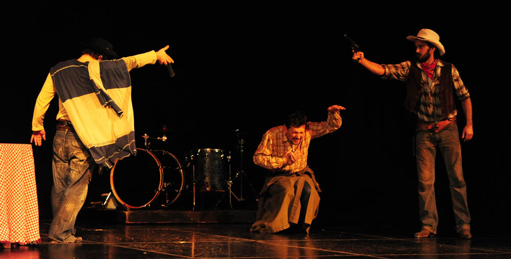 Zadar, 21.01.2013. snimio: Nenad Marčev
TEATAR EXIT, Zagreb
Saša Anočić
KAUBOJI
redatelj: Saša Anočić
igraju: Živko Anočić, Matija Antolić,
Hrvoje Barišić, Krunoslav Klabučar,
Rakan Rushaidat, Radovan Ruždjak i Ivana Rushaidat
izvan pre Zadar, 21.01.2013. snimio: Nenad Marčev
TEATAR EXIT, Zagreb
Saša Anočić
KAUBOJI
redatelj: Saša Anočić
igraju: Živko Anočić, Matija Antolić,
Hrvoje Barišić, Krunoslav Klabučar,
Rakan Rushaidat, Radovan Ruždjak i Ivana Rushaidat
izvan pre