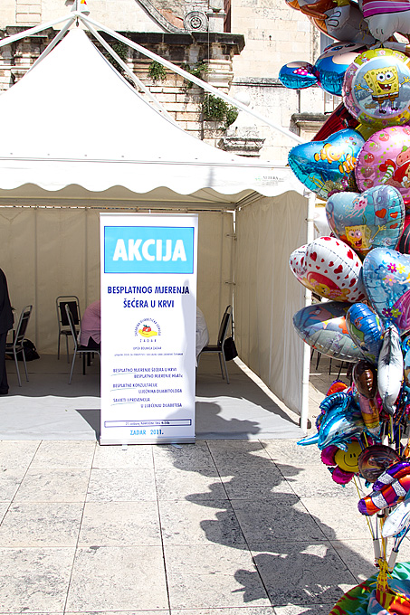 Narodni trg: Simultanka velemajstora Saša Martinović na 50 pločaa, Foto: Leo Banićć Narodni trg: Simultanka velemajstora Saša Martinović na 50 pločaa, Foto: Leo Banićć