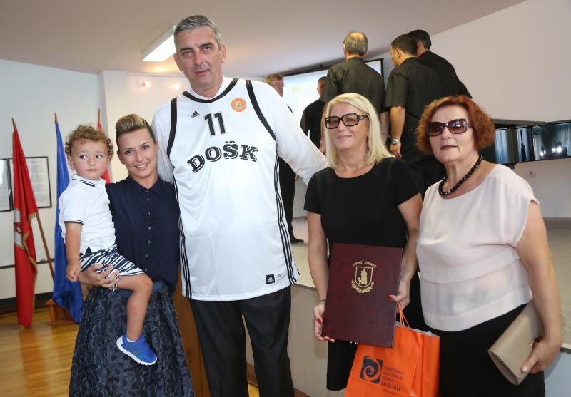 Stojko Vranković dobio nagradu za životno djelo Grada Drniša, Foto: Duško Jaramaz/PIXSELL