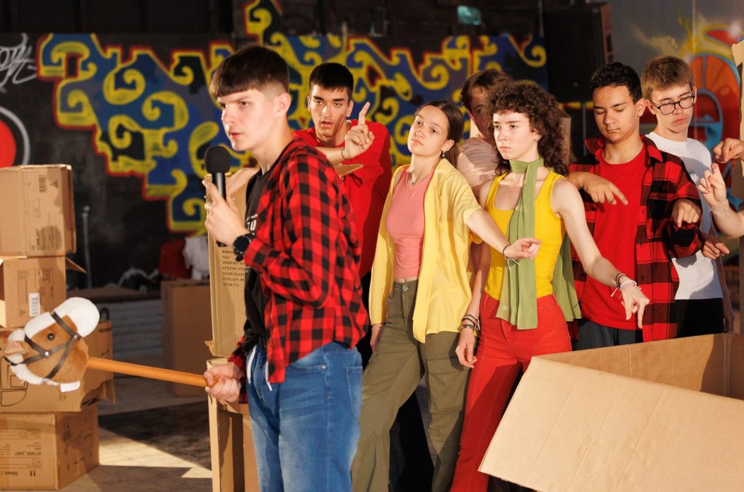 drama plus, biti mlad drama plus, biti mlad