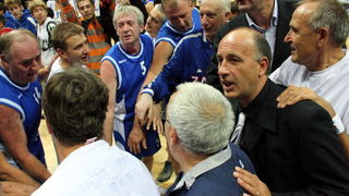 KK Zadar – Real Madrid, umirovljenje dresova 10 (Giuseppe Giergia) i 11 (Kresimir Cosic), Foto; Mladen Malik KK Zadar – Real Madrid, umirovljenje dresova 10 (Giuseppe Giergia) i 11 (Kresimir Cosic), Foto; Mladen Malik