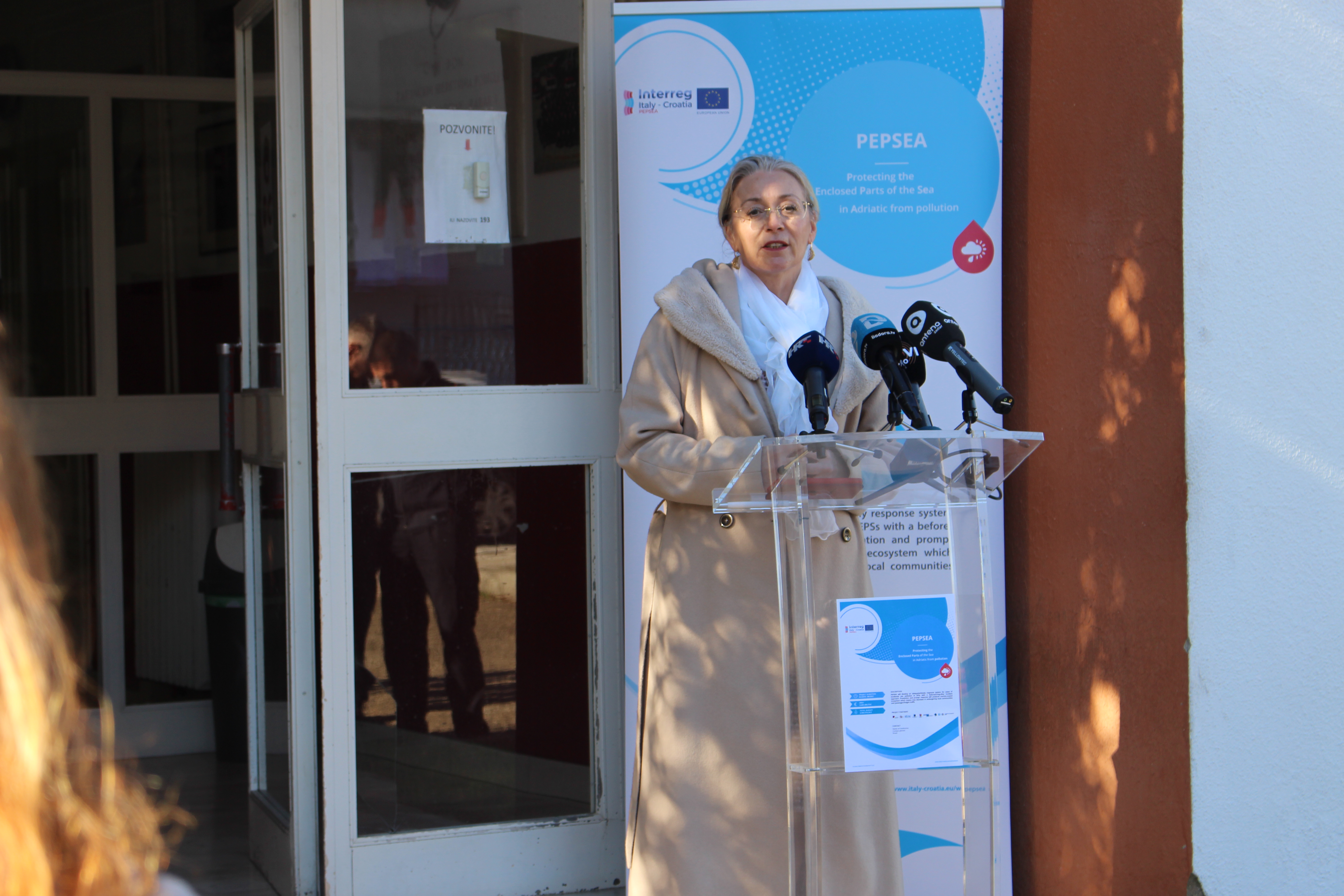 Vatrogasna zajednica Zadarske županije bogatija za opremu vrijednu preko 1,3 milijuna kuna Vatrogasna zajednica Zadarske županije bogatija za opremu vrijednu preko 1,3 milijuna kuna