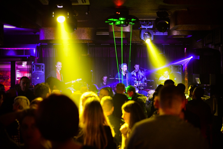 Elena Stela & Songbusters  rasplesali Zadrane