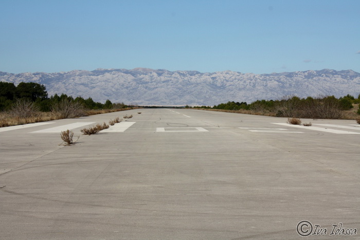 Devastirana bivša vojna baza Šepurine, Foto: Iva Idassa Devastirana bivša vojna baza Šepurine, Foto: Iva Idassa