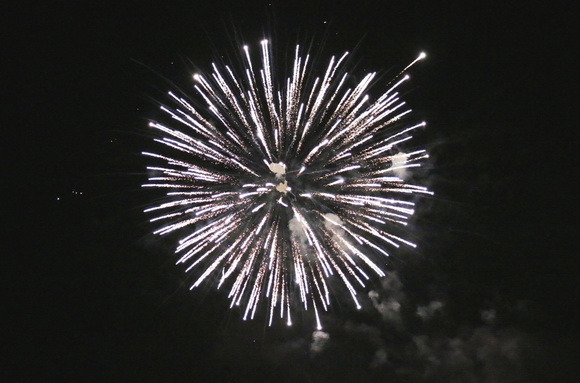 Virani 2016. godinu dočekali uz Lidiju Bačić, Leteći odred i spektakularan vatromet Virani 2016. godinu dočekali uz Lidiju Bačić, Leteći odred i spektakularan vatromet