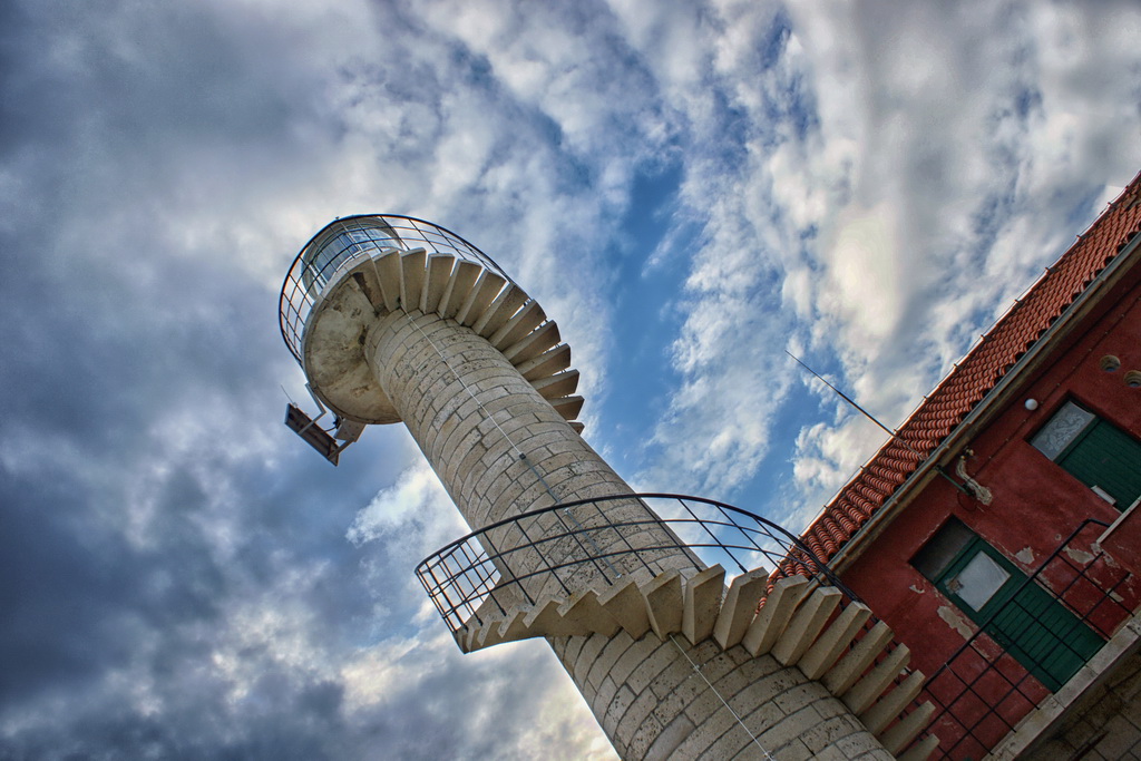 Legende svjetla: Oštri Rat Legende svjetla: Oštri Rat