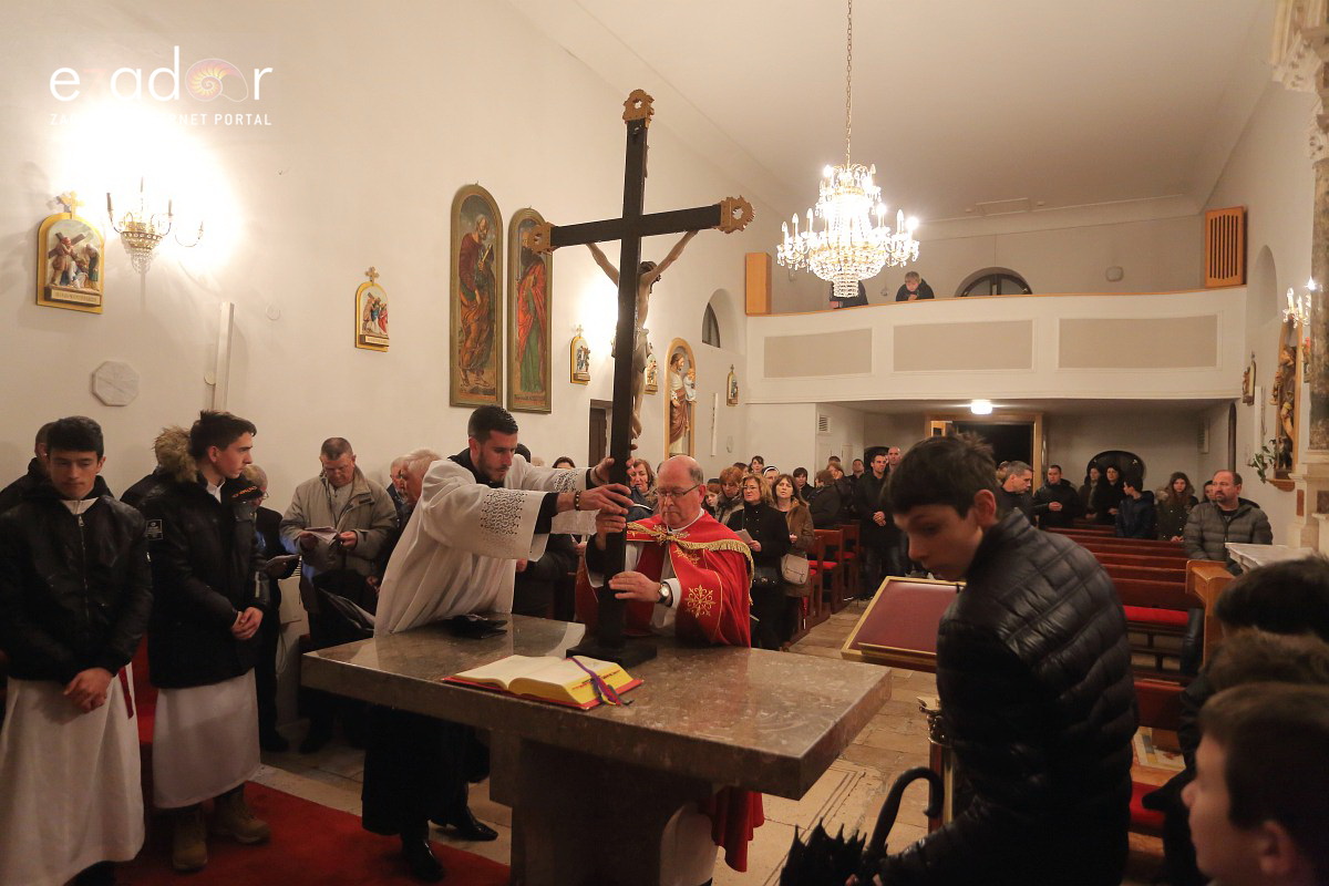 Bibinje: Tradicionalna procesija s Križem na Veliki Petak