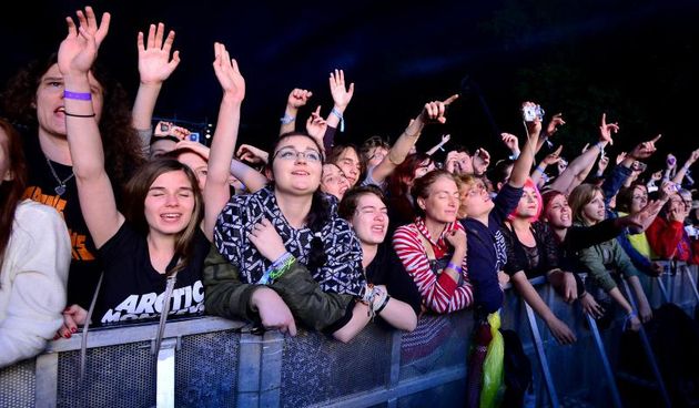 25.06.2013., Zagreb – INmusic festival na zagrebackom jezeru Jarun unatoc losem vremenu okupio je veliki broj posjetitelja. Nastup benda Arctic Monkeys. Photo: Marko Prpic/PIXSELL