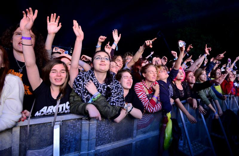 25.06.2013., Zagreb – INmusic festival na zagrebackom jezeru Jarun unatoc losem vremenu okupio je veliki broj posjetitelja. Nastup benda Arctic Monkeys. Photo: Marko Prpic/PIXSELL