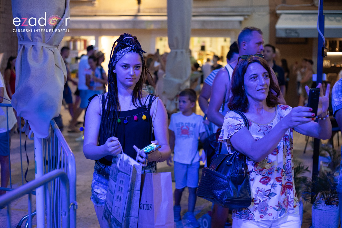 Svečani doček svjetskih prvaka Mihovila i Šime Fantele na Narodnom trgu Svečani doček svjetskih prvaka Mihovila i Šime Fantele na Narodnom trgu