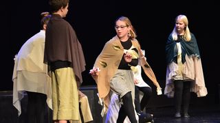 Premijera predstave “U sjeni” udruge “Igrajmo se” Premijera predstave “U sjeni” udruge “Igrajmo se”