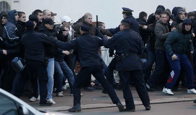 Neredi ispred dvorane, Jure Miskovic / CROPIX