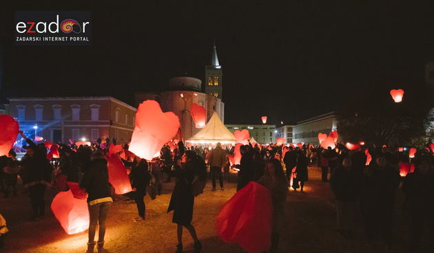 Humanitarni svjetlosni spektakl “Zaželi ljubav 2018.” @ Forum