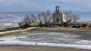 Jaka bura na zadarskom području otežava cestovni i pomorski promet, foto: Dino STanin/PIXSELL Jaka bura na zadarskom području otežava cestovni i pomorski promet, foto: Dino STanin/PIXSELL