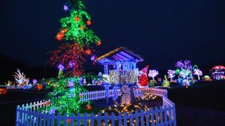 Uz 2,5 milijuna lampica zasjala ovogodišnja božićna bajka u Salajlandu Uz 2,5 milijuna lampica zasjala ovogodišnja božićna bajka u Salajlandu