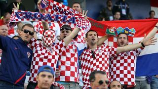 Hrvatski navijači okupirali Lens uoči utakmice s Portugalom, Photo: PIXSELL Hrvatski navijači okupirali Lens uoči utakmice s Portugalom, Photo: PIXSELL