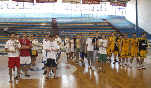 Podjela pehara i medalja, 4. Memorijalni turnir “Tomislav Knezevic”, Zadar 30.8.2008.
