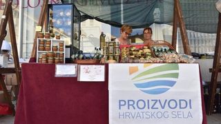 Sajam “Proizvodi hrvatskog sela” na zadarskom Forumu. Foto: Dino Stanin/PIXSELL