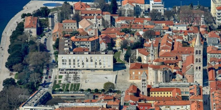 Zadar iz zraka. Županijski sud u Zadru. Foto: Dino Stanin/PIXSELL