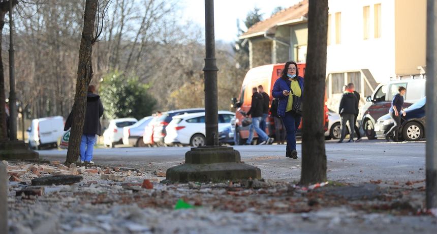 Potres u Petrinji osjetio se u cijeloj Hrvatskoj Potres u Petrinji osjetio se u cijeloj Hrvatskoj