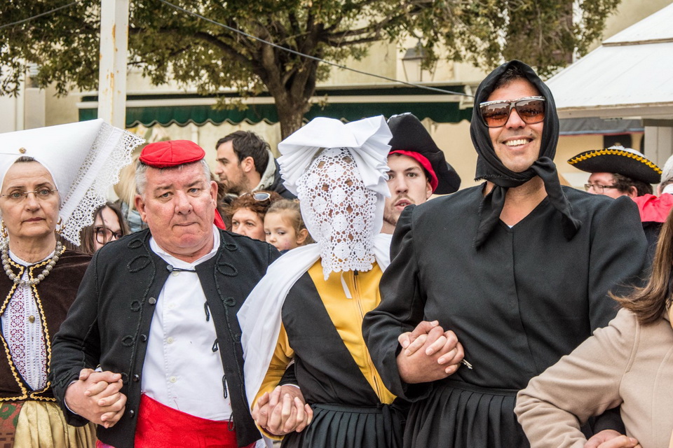 Paški zimski karneval 2017.- Maškarane skupine u karnevalskoj povorci Paški zimski karneval 2017.- Maškarane skupine u karnevalskoj povorci