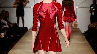 Trend izvještaj za jesen 2010: Crveni baršun (Fashionologie.com)