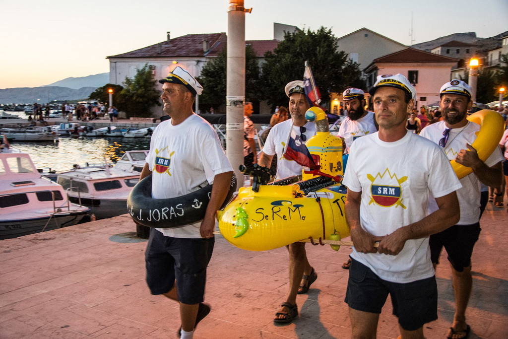 Paški ljetni karneval 2017 – maškarana povorka