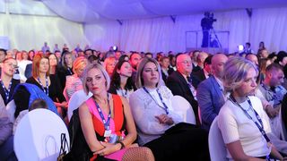 Zrakoplovnoj bazi Zemunik uručeno priznanje “Čovjek-ključ uspjeha u turizmu” Zrakoplovnoj bazi Zemunik uručeno priznanje “Čovjek-ključ uspjeha u turizmu”