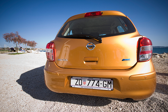 Image 943433 (auto) Image 943433 (auto)