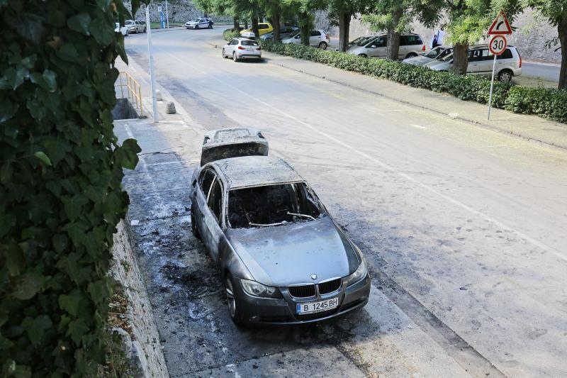 Navijački obračun: Napali četvoricu navijača Levskog pa im zapalili BMW