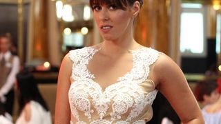 U vjenčanicama koje je dizajnirala Matija Vujica kozmetičku liniju su predstavile Renata Sopek. Natali Dizdar, Tatjana Jurić, Vanna i Lana Jurčević U vjenčanicama koje je dizajnirala Matija Vujica kozmetičku liniju su predstavile Renata Sopek. Natali Dizdar, Tatjana Jurić, Vanna i Lana Jurčević