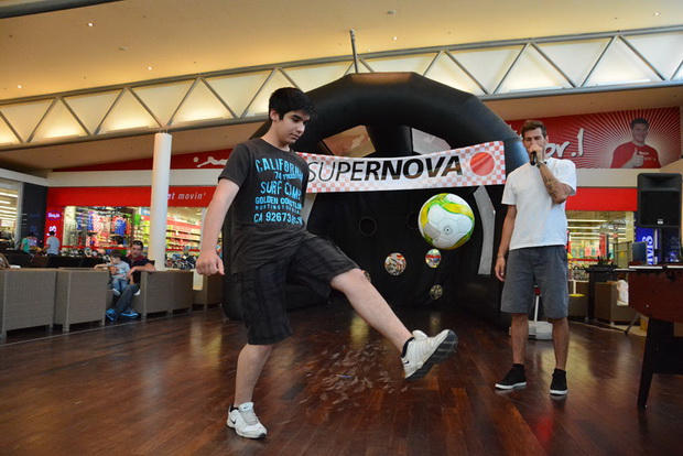 Supernova: Nogometno ludilo i izvlačenje dobitnika automobila Audi A1 Supernova: Nogometno ludilo i izvlačenje dobitnika automobila Audi A1