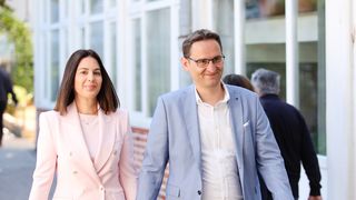 Kandidat za gradonačelnika Marko Vučetić i kandidat za župana Božidar Longin izašli na birališta Kandidat za gradonačelnika Marko Vučetić i kandidat za župana Božidar Longin izašli na birališta