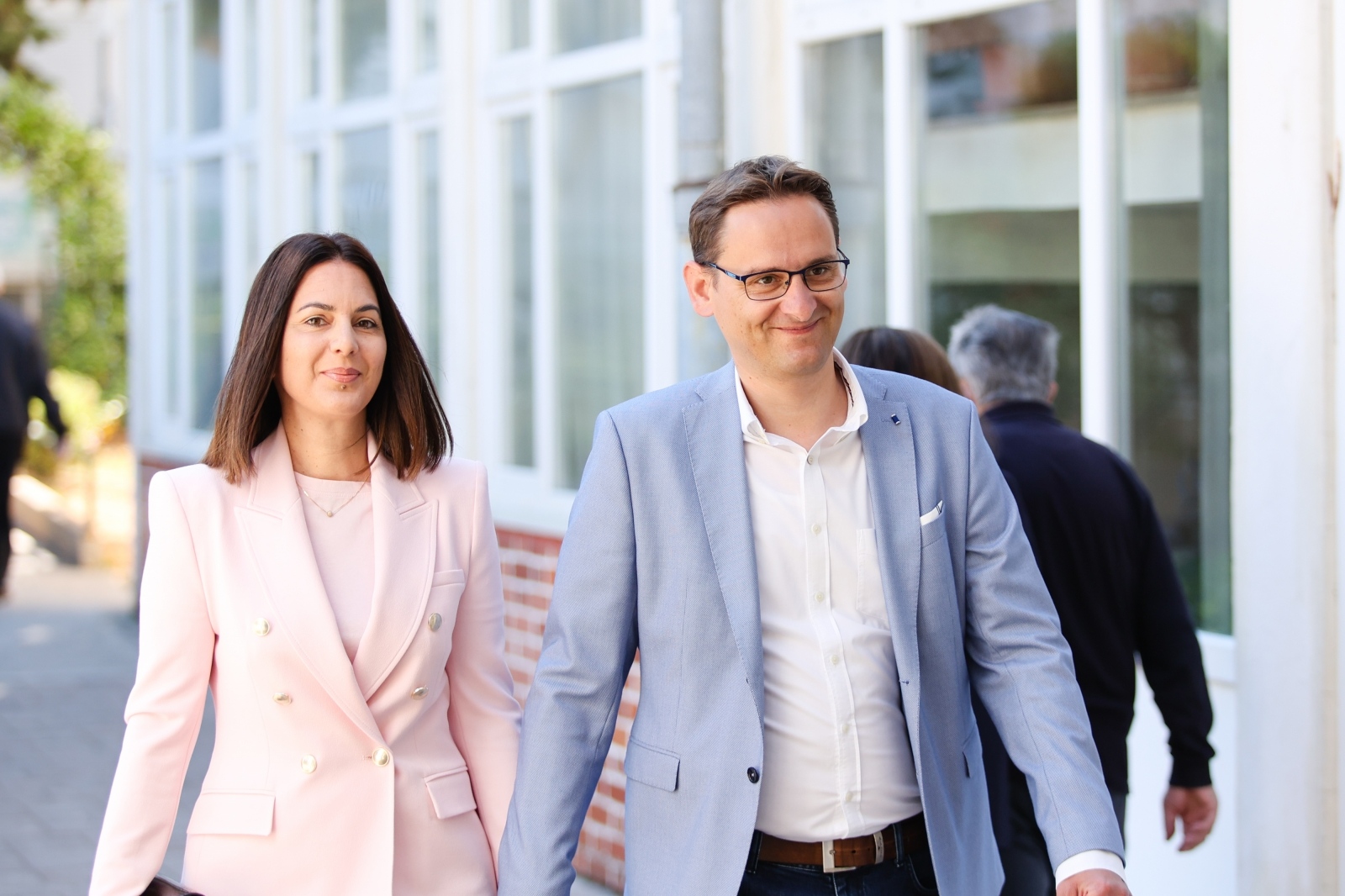 Kandidat za gradonačelnika Marko Vučetić i kandidat za župana Božidar Longin izašli na birališta Kandidat za gradonačelnika Marko Vučetić i kandidat za župana Božidar Longin izašli na birališta