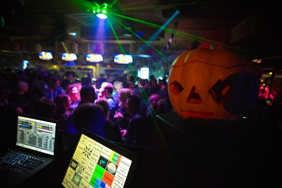 Jura Stublić & Film u Maraschino baru ; foto Iva Perinčić Jura Stublić & Film u Maraschino baru ; foto Iva Perinčić