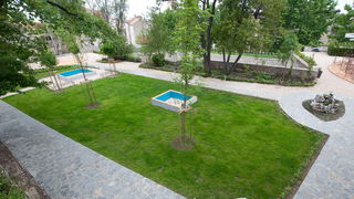 Zadar, 230512.
U subotu se u gradskom parku Kraljice Jelene Madijevke iznad trga Pet bunara nakon visemjesecnih radova i priprema otvara “Lounge & bar Ledana”. “Ledana” je projekt poduzeca “Riva Libruna”, u vlasnistvu Branimira Markova.
Na fotografiji: de Zadar, 230512.
U subotu se u gradskom parku Kraljice Jelene Madijevke iznad trga Pet bunara nakon visemjesecnih radova i priprema otvara “Lounge & bar Ledana”. “Ledana” je projekt poduzeca “Riva Libruna”, u vlasnistvu Branimira Markova.
Na fotografiji: de