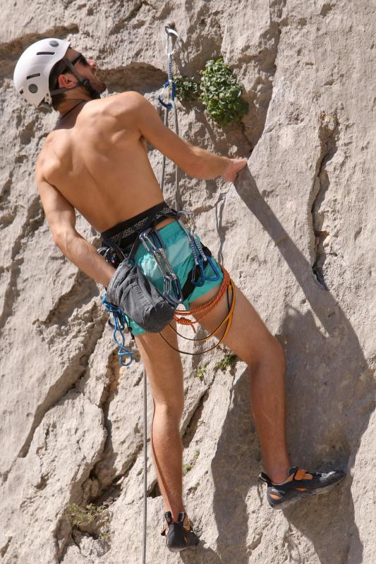 Penjači uživaju u kanjonu Paklenice, Foto: Dino Stanin Penjači uživaju u kanjonu Paklenice, Foto: Dino Stanin