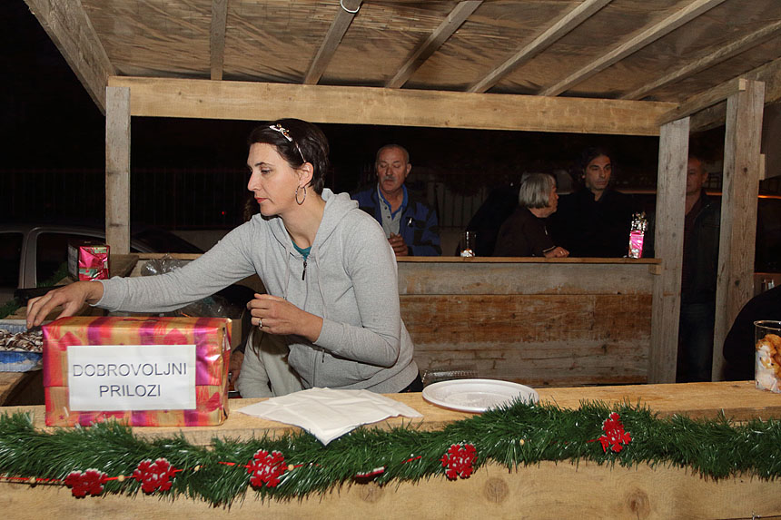 Bibinje: Božićni sajam na Trgu Franje Tuđmana Bibinje: Božićni sajam na Trgu Franje Tuđmana