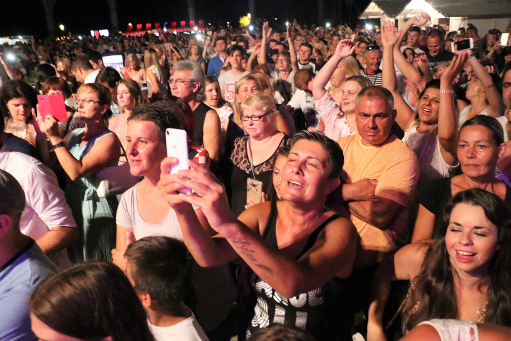 Prvi koncert popularnog slavonskog benda Vigor na otoku Viru