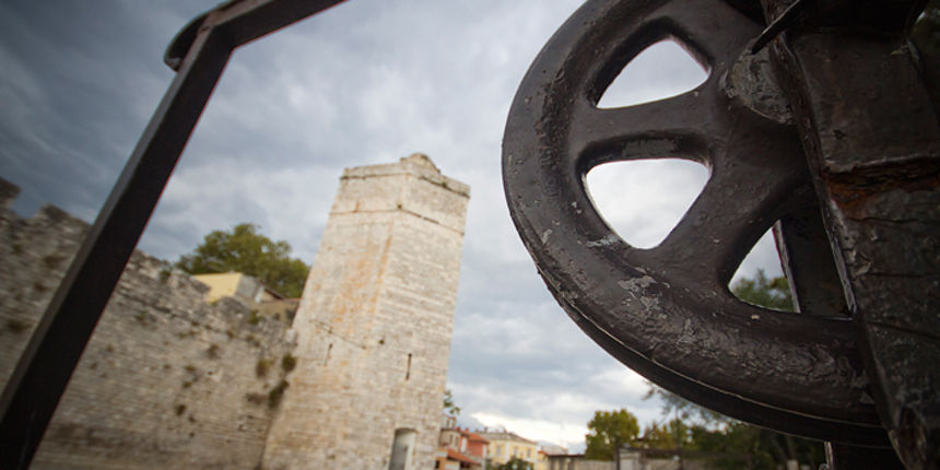 Đir po gradu 20. rujna 2011. Trg pet bunara (foto:Saša Čuka) Đir po gradu 20. rujna 2011. Trg pet bunara (foto:Saša Čuka)