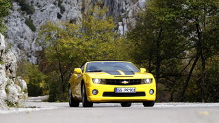 Zadar, 091111.
U Zadru je danas zapocelo predstavljanje novog Chevroletovog automobila Camaro. Novi model Chevroleta privukao je veliki broj novinara iz inozemstva koji ce ovih dana vrsiti testiranje Camara.
Foto: Jure Miskovic / CROPIX Zadar, 091111.
U Zadru je danas zapocelo predstavljanje novog Chevroletovog automobila Camaro. Novi model Chevroleta privukao je veliki broj novinara iz inozemstva koji ce ovih dana vrsiti testiranje Camara.
Foto: Jure Miskovic / CROPIX