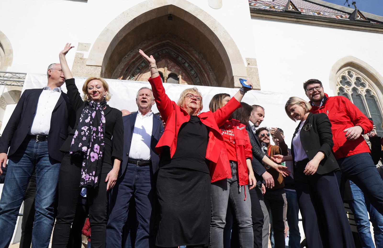 Markov trg: Prosvjed Dosta je! Odmah na izbore Markov trg: Prosvjed Dosta je! Odmah na izbore