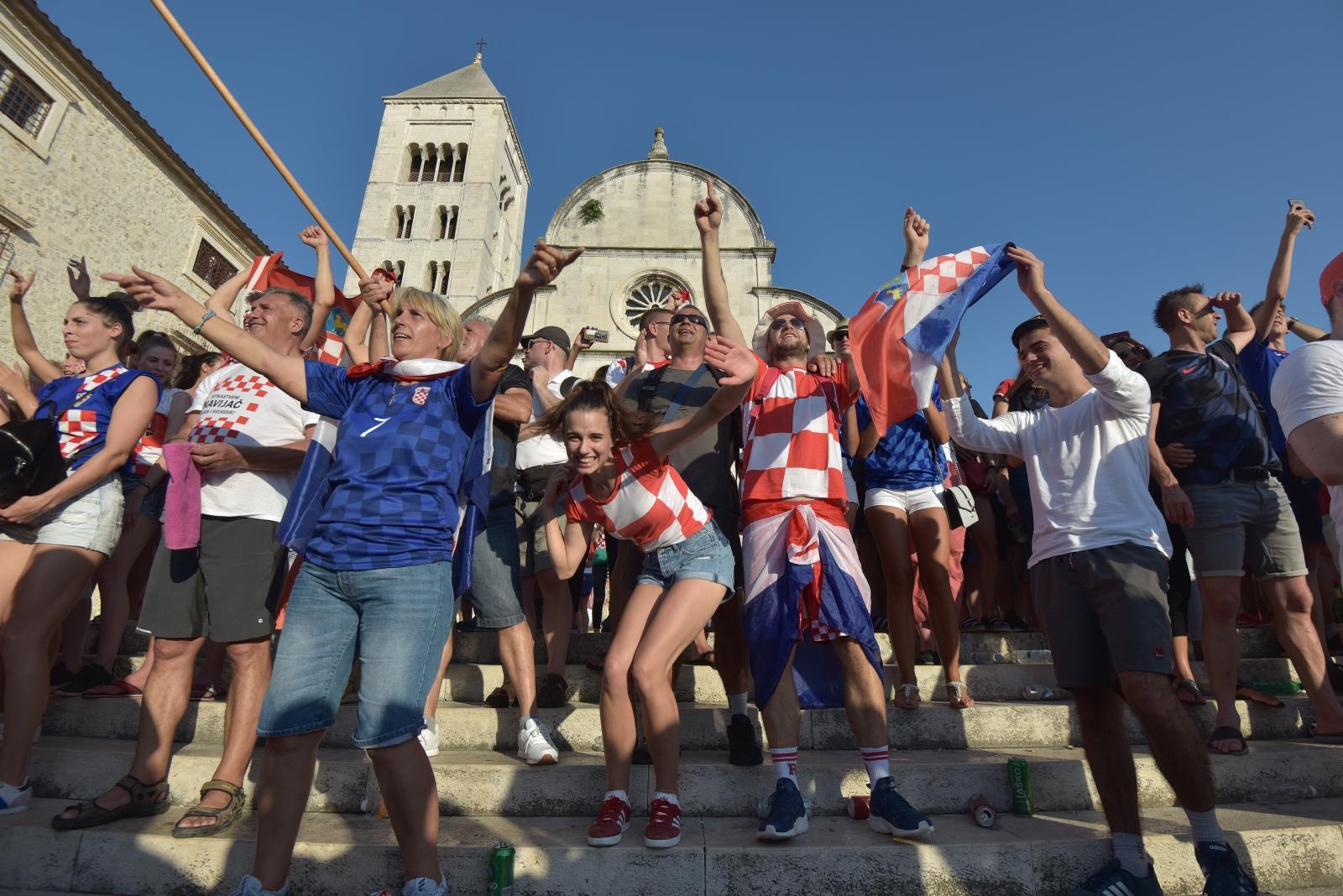 Tisuće Zadrana na Forumu navijalo za Vatrene u finalu Svjetskog prvenstva Tisuće Zadrana na Forumu navijalo za Vatrene u finalu Svjetskog prvenstva