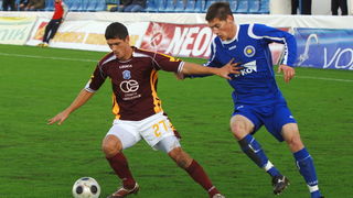 Zadar, 071109.
Nogomet, T- Com 1. HNL susret 14. kola Zadar – Varteks.
Na fotografiji: igrac Zadra ( plavi ) Antonijo Mrsic .
Foto: Andrija Lucic / CROPIX