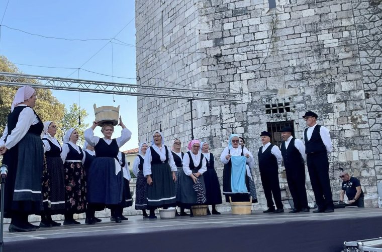 Otvorena Smotra folklora Zadarske županije